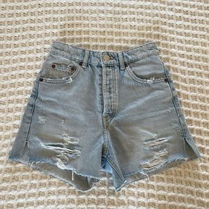 Zara High Waisted Light Wash Distressed Denim Shorts size 2
